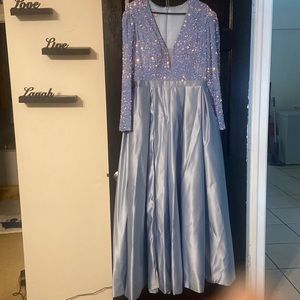 Elegant gown blue with sequins